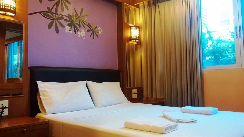 Oyo 437 Hostel Na Nara Bangkok Bagian luar foto
