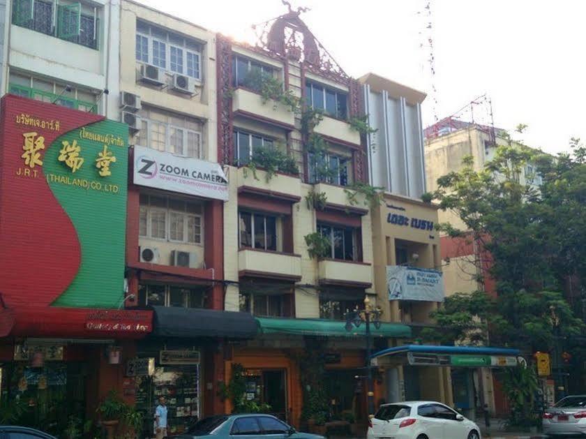 Oyo 437 Hostel Na Nara Bangkok Bagian luar foto