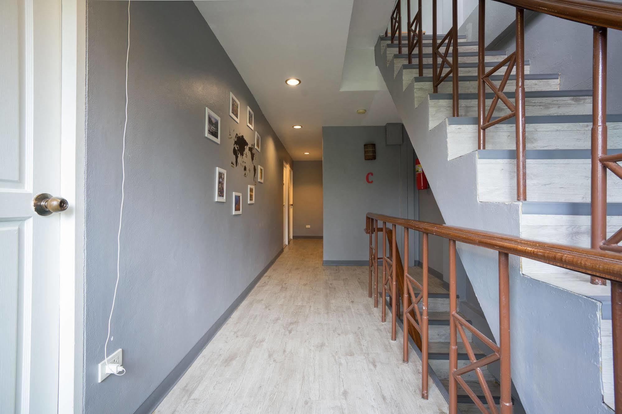 Oyo 437 Hostel Na Nara Bangkok Bagian luar foto