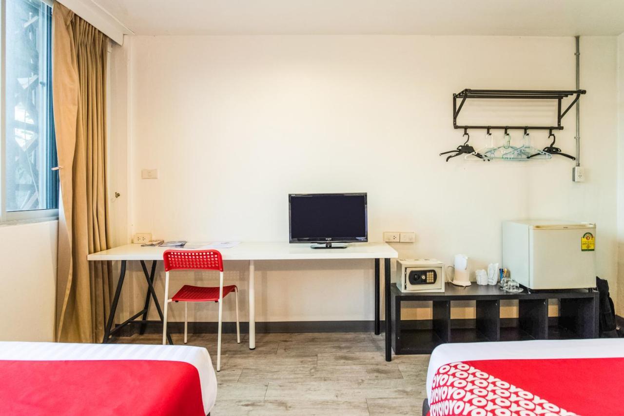 Oyo 437 Hostel Na Nara Bangkok Bagian luar foto
